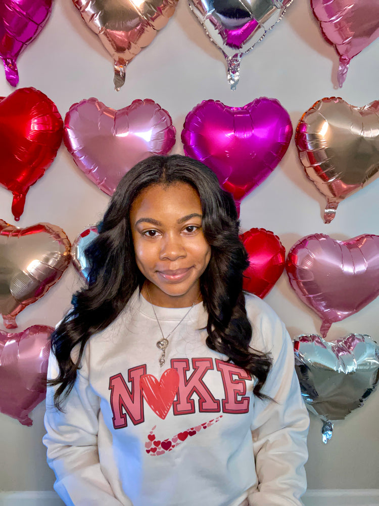 Nike Valentine's Day Sweatshirt / Shirt